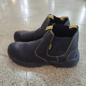 کفش کار  و ایمنی ساتر و جکوار سایز 45*46